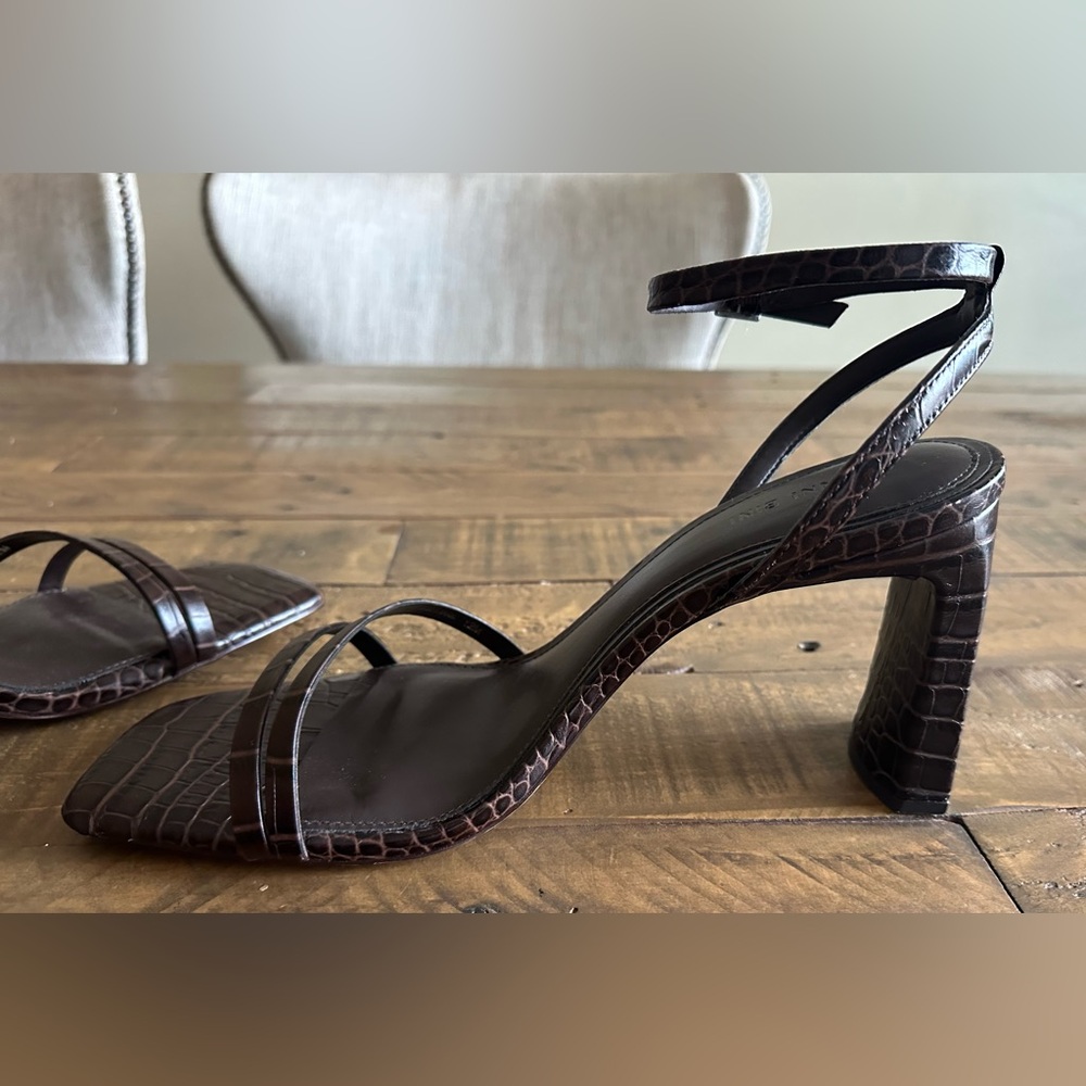 NWOT Gianni Bini Women’s Brown Croc-Embossed Strappy‎ Heels - Size 12 - Picture 4 of 6
